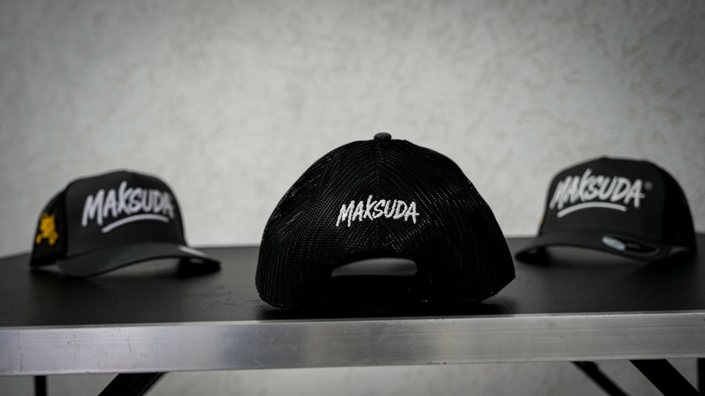 Шапка MAXSUDA - Бродерия ЧЕРНА