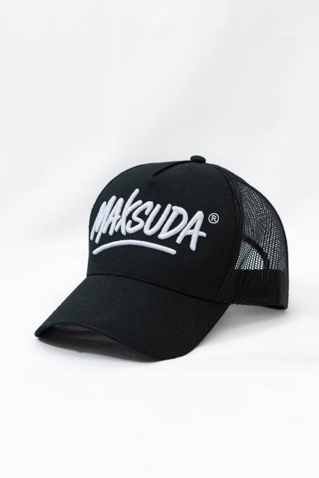 Шапка MAXSUDA - Бродерия ЧЕРНА